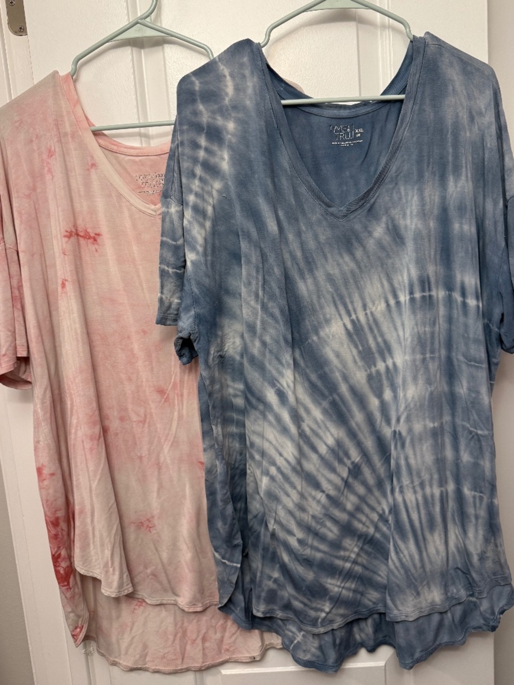SET of 2 Time & Tru Women's Tie Dye Shirts, 2X/XXL, Blue/Pink